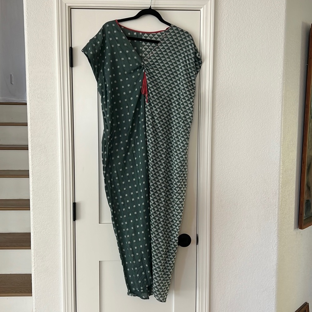 Lightweight caftan for beach or pool.